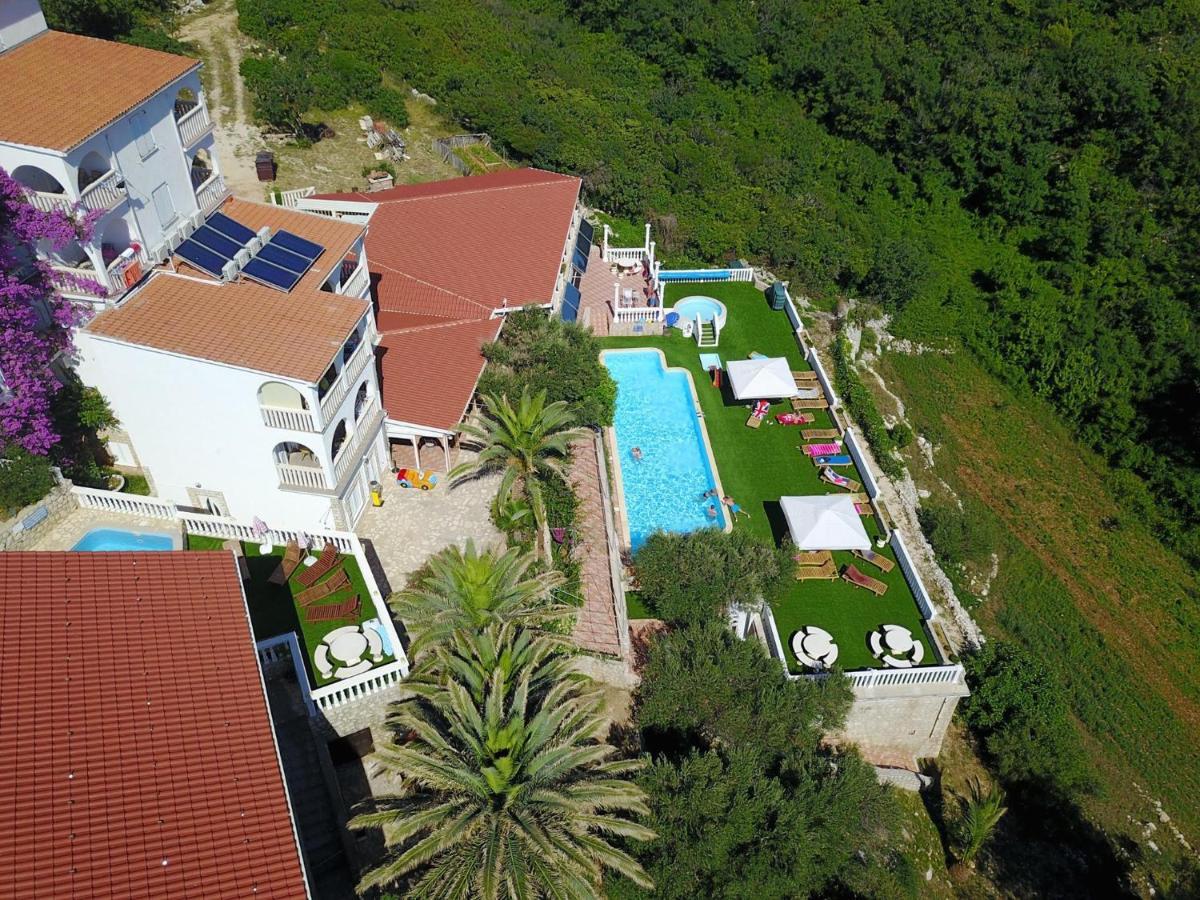Garden Resort - Apartments Maslina Potocnica Ngoại thất bức ảnh