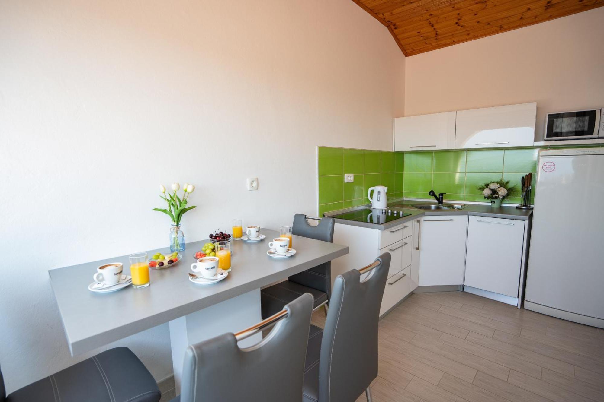 Garden Resort - Apartments Maslina Potocnica Ngoại thất bức ảnh
