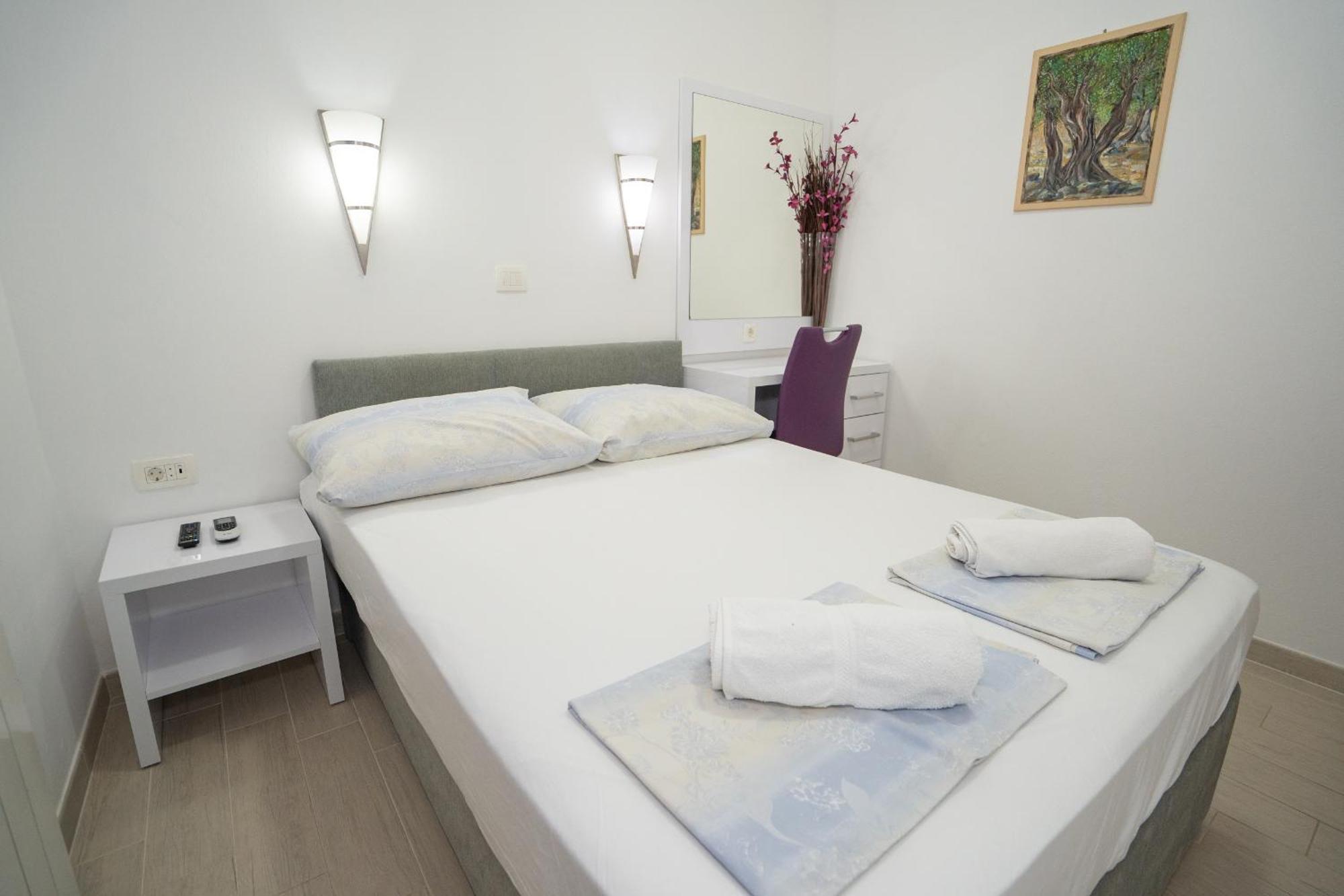 Garden Resort - Apartments Maslina Potocnica Phòng bức ảnh